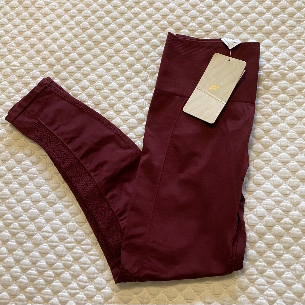 Fabletics Maroon Sync High Waist 7/8 Leggings